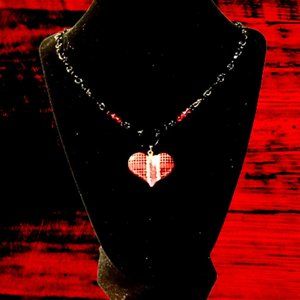 Burlesque Lovers Discreet Daytime Crystal Choker